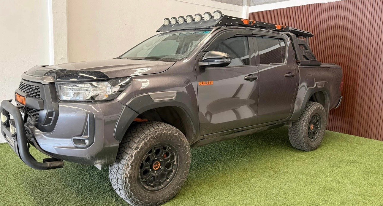 TOYOTA HILUX 2023 SR 4X2